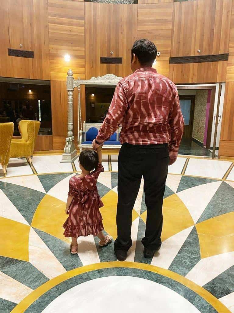 Redwood Senorita Ikat Family photo review