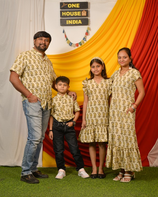 Family Twinning Dresses