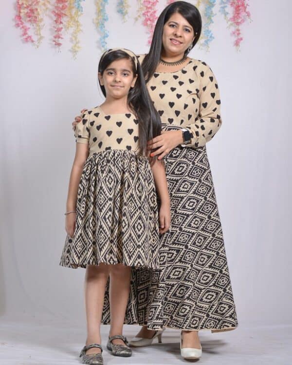 Mother Daughter Twinning Dresses