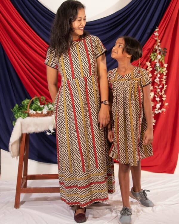 Mother Daughter Twinning Dresses