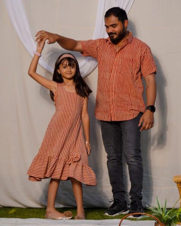 father daughter twinning dresses