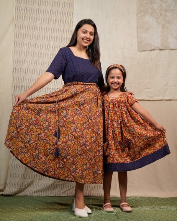 Mother Daughter Twinning Dresses