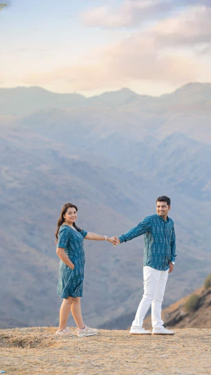 Click to view full screen Starry Blue Couple photo review