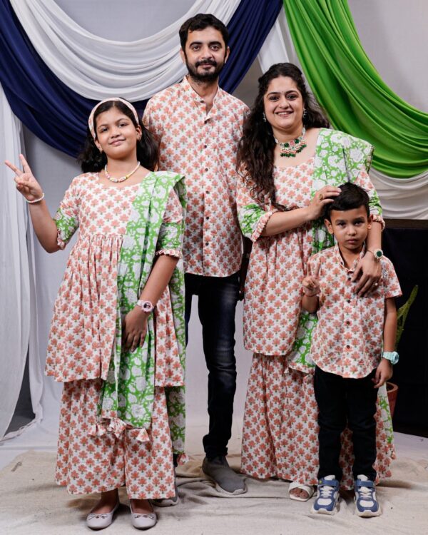 Family Twinning Dresses