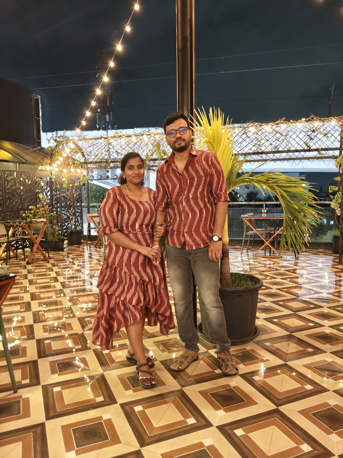 Click to view full screen Redwood Senorita Ikat Couple photo review