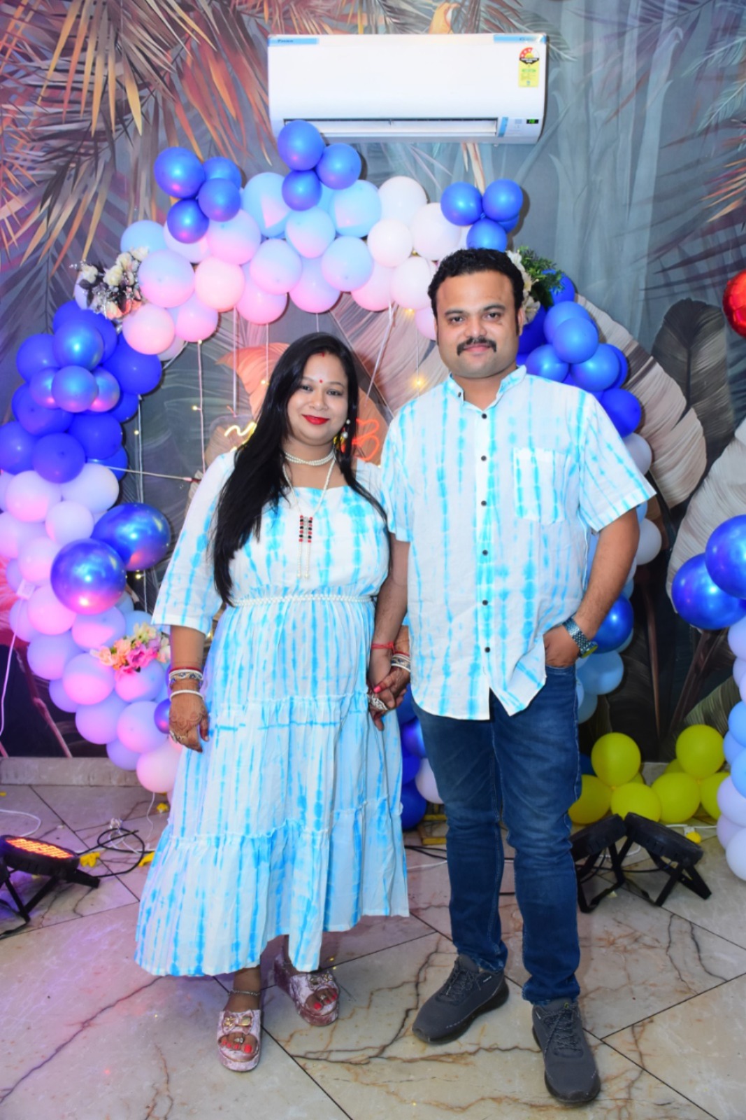 Click to view full screen Blue Shibori Tie Up Couple photo review
